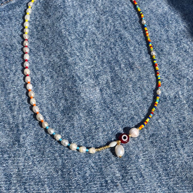 Colorful necklace with pearl beads
