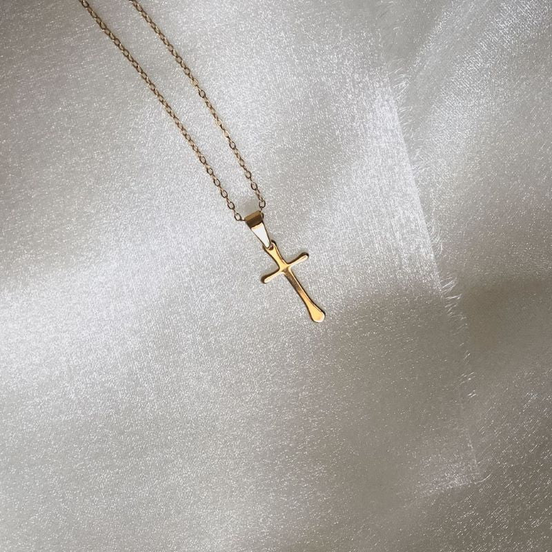 Simple Cross Pendant Necklace